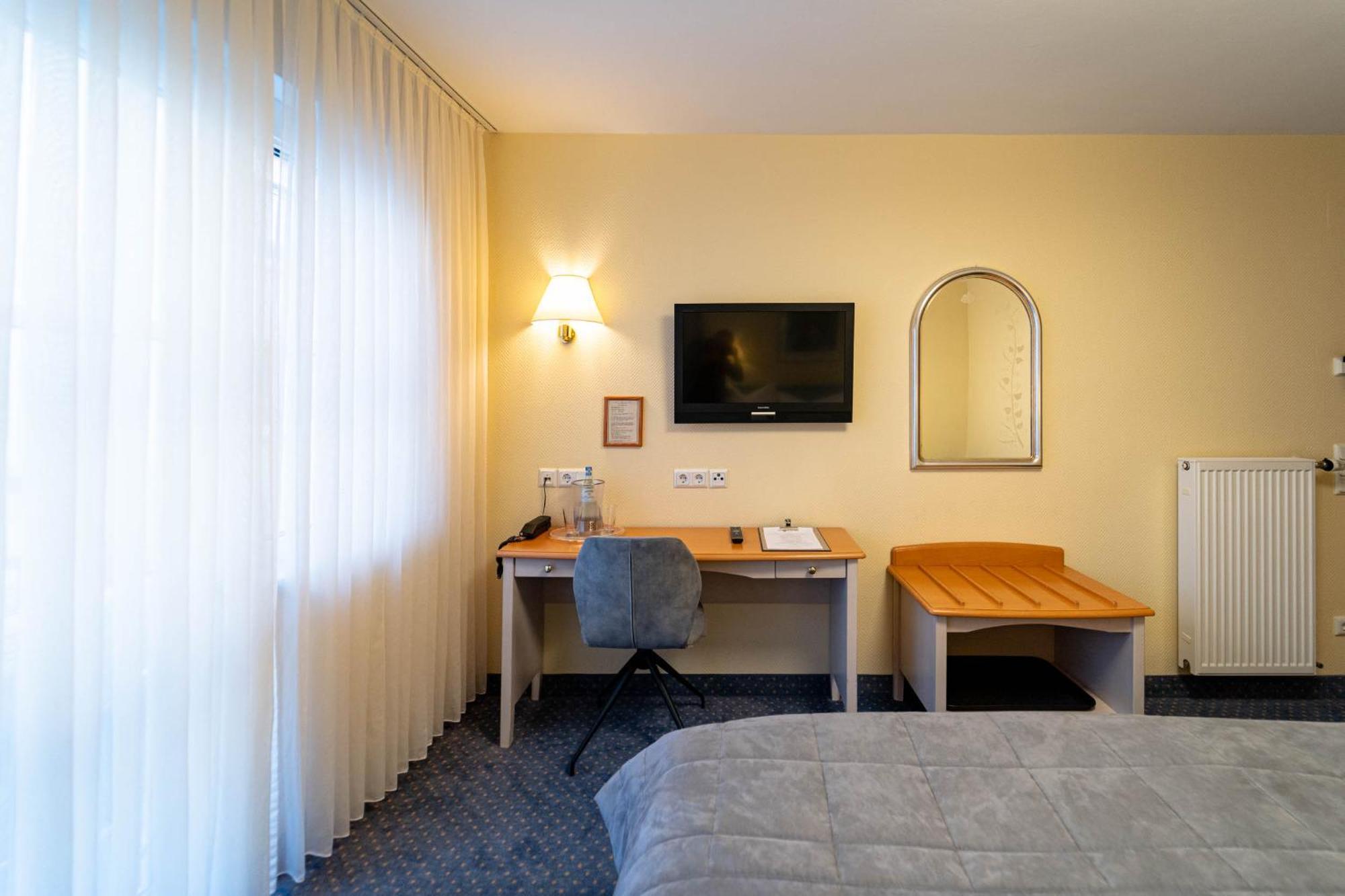 Hotel Zur Traube อือร์ซิก ห้อง รูปภาพ