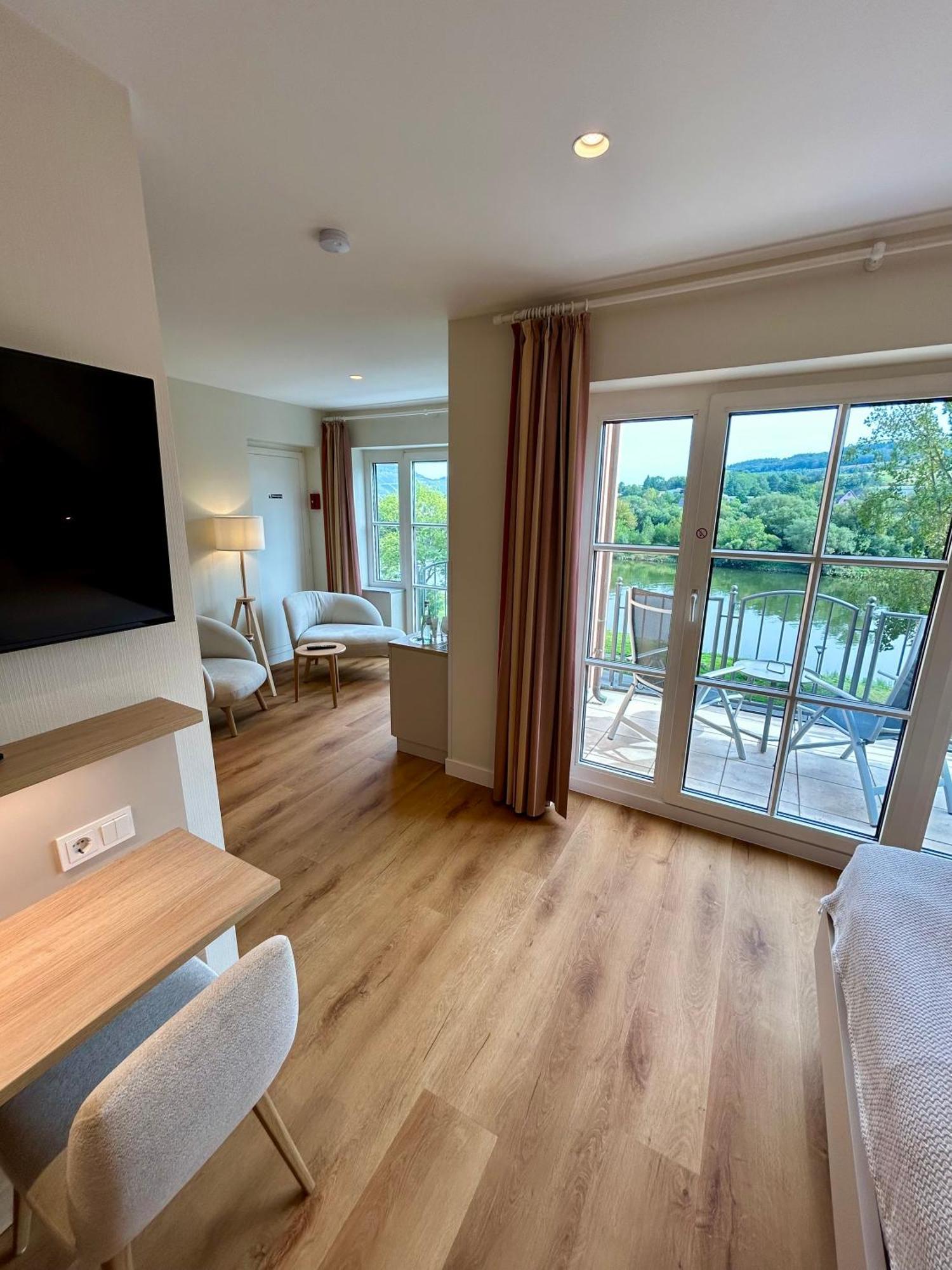 Hotel Zur Traube อือร์ซิก ภายนอก รูปภาพ